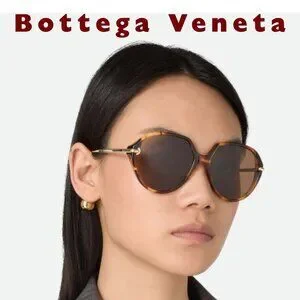 New oversize Bottega Veneta  signature drop-shaped temple tips. $950 Bottega Veneta | Accessories | New Oversize Bottega Veneta  main image 2